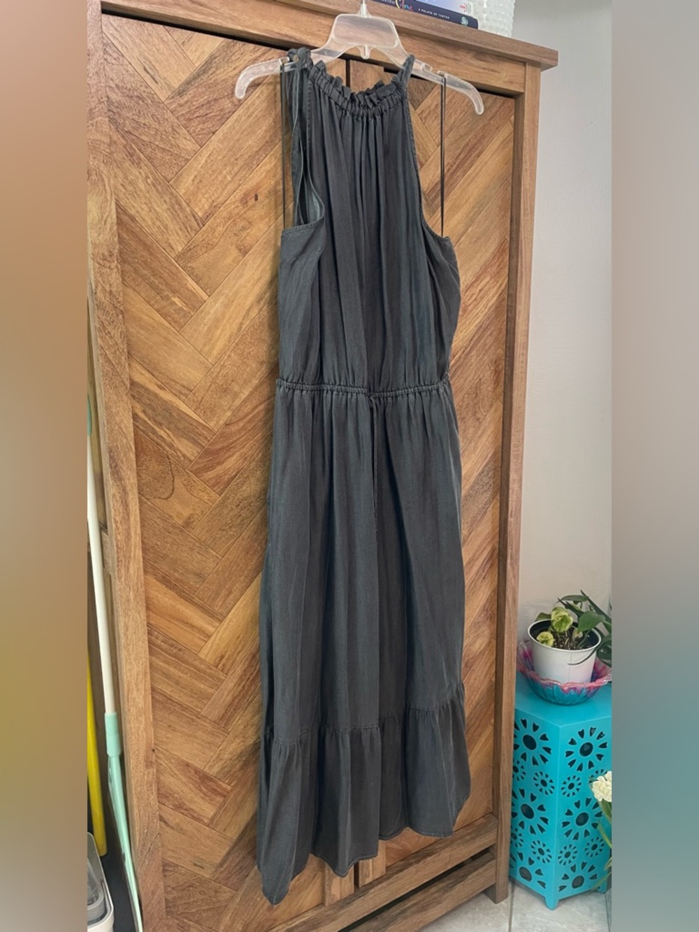 Time and Tru Black Sleeveless Tiered Maxi Dress